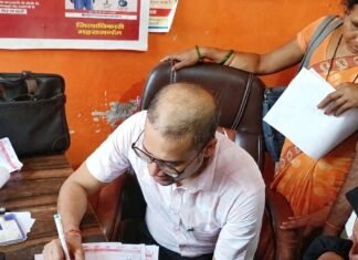 सिसवा CHC में बढ़े वायरल-डायरिया के मरीज:बारिश के बाद जलभराव से मच्छरों का प्रकोप बढ़ा, डेंगू-मलेरिया का खतरा