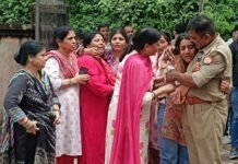 बस्ती के वाल्टरगंज थाने में नहीं मनेगी जन्माष्टमी:इंस्पेक्टर सूर्य प्रकाश की मौत के बाद आयोजन रद्द, परिवार के साथ रहने वाला कमरा सील