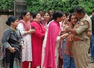 बस्ती के वाल्टरगंज थाने में नहीं मनेगी जन्माष्टमी:इंस्पेक्टर सूर्य प्रकाश की मौत के बाद आयोजन रद्द, परिवार के साथ रहने वाला कमरा सील