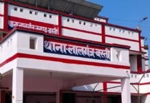 25 लाख के लोन का झांसा देकर सफाईकर्मी से ठगी:खाते से निकाले 3.21 लाख, लोन पास नहीं हुआ तो नौकरी से निकलवाने की धमकी; FIR