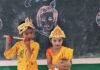 प्राथमिक विद्यालय सिकटा में जन्माष्टमी की धूम:नन्हे कान्हा ने सजाया मोर मुकुट, राधा के रूप में सजी बच्चियां बनीं आकर्षण