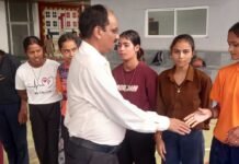 महराजगंज के इंटर कॉलेज बना बास्केटबॉल प्रतियोगिता का चैंपियन बना:जनपद स्तरीय टूर्नामेंट का आयोजन कॉलेज के इंडोर स्टेडियम में हुआ