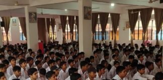 विद्या मंदिर में श्रीकृष्ण जन्माष्टमी मनाई गई:विद्यार्थियों ने उनके जीवन प्रसंगों से धैर्य, साहस और कर्तव्यनिष्ठा की प्रेरणा ली