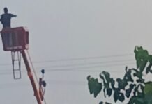 लालगंज थाने की सड़क पर लगीं नई लाइटें:जन्माष्टमी पर्व से पहले नगर पंचायत ने कराई साफ-सफाई, अंधेरे से परेशान थी पुलिस