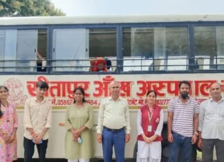 पयागपुर में 50 मरीज मोतियाबिंद-नाखूना के लिए चिन्हित:सीतापुर आंख अस्पताल ने लगाया शिविर, निशुल्क इलाज के लिए भेजा