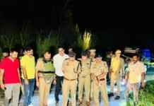 25 हजार का इनामी बदमाश मुठभेड़ में गिरफ्तार:बहराइच में पैर में लगी गोली, तमंचा और चोरी की बाइक बरामद