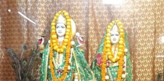 बस्ती में जन्माष्टमी की धूम:हनुमानगढ़ी मंदिर रंग-बिरंगी रोशनी से सजा, आधी रात खीरे से होगा कान्हा का जन्म