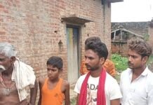 दुर्गापुर धूमबोझी के ग्रामीण सड़क-नाली की समस्या से परेशान:ग्राम पंचायत दुर्गापुर धूमबोझी में सड़क और नाली की समस्या से ग्रामीण परेशान