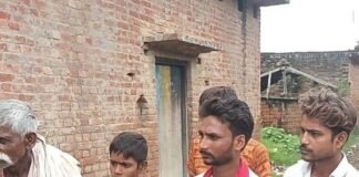 दुर्गापुर धूमबोझी के ग्रामीण सड़क-नाली की समस्या से परेशान:ग्राम पंचायत दुर्गापुर धूमबोझी में सड़क और नाली की समस्या से ग्रामीण परेशान