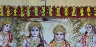 ठाकुरद्वारा रामजानकी मंदिर में भागवत कथा जारी:तीसरे दिन बड़ी संख्या में पहुंचे भक्त, आचार्य प्रमोद जी महाराज कर रहे वाचन