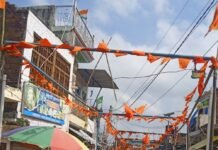 नासिरगंज में श्रीकृष्ण जन्माष्टमी की तैयारियां तेज:कस्बे में मुख्य मार्गों और बाजारों को आकर्षक ढंग से सजाया जा रहा