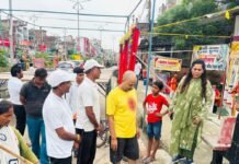 जन्माष्टमी पर महराजगंज नपा अध्यक्ष ने धार्मिक स्थलों का निरीक्षण:व्यवस्थाओं का जायजा लिया, साफ-सफाई, प्रकाश और पेयजल के निर्देश दिए