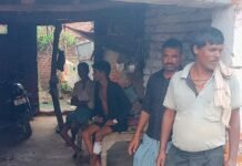 बाइक अनियंत्रित होकर खाई में पलटी, युवक घायल:श्रावस्ती में कोलाभार मझगवां प्रधान पुरवा निवासी अजय कुमार को लगी चोटें
