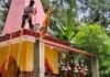 रत्नापुर के रत्नेश्वर नाथ मंदिर में कृष्ण जन्मोत्सव की तैयारी:सुबह से ही लोग सजावट में जुटे, श्रावस्ती में उत्साह का माहौल