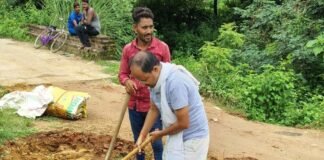 पयागपुर में बारिश से पुल और सड़क टूटी:कई गांवों का संपर्क कटा, आवागमन में भारी दिक्कत; विधायक से मरम्मत की मांग