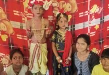 ग्राम पंचायत बरईपुर में सुदामा-कृष्ण लीला का मनमोहक मंचन:जन्माष्टमी पर मंदिरों में भक्ति का माहौल, ग्रामीणों ने देखी सुदामा-कृष्ण की दोस्ती की कहानी
