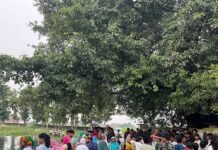 कुईया में धूमधाम से मनाया गया बेरहवा त्योहार:हाजी खिज्र के नाम पर मुस्लिम महिलाओं ने रखा रोजा, पोखरे किनारे की नियाज-फातिहा