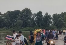 हाजी खिज्र के नाम पर दरिया वाला बेरहवा त्योहार मना:सिसवा के रुद्रापुर और शीतलापुर में धूमधाम से मनाया गया