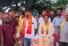 महुलानी खास में कृष्ण जन्माष्टमी पर मटकी फोड़ प्रतियोगिता:युवकों ने फोड़ी मटकी, नगर पंचायत अध्यक्ष राकेश जायसवाल रहे मुख्य अतिथि