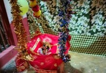 सिसवारा बाजार में श्रीकृष्ण जन्माष्टमी कार्यक्रम शुरू:कलाकार दिखा रहे लीलाएं, रात 12 बजे होगा जन्म का मंचन; सैकड़ों श्रद्धालु मौजूद