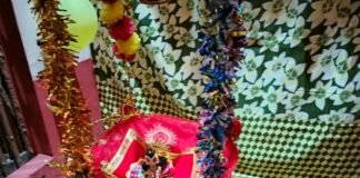 सिसवारा बाजार में श्रीकृष्ण जन्माष्टमी कार्यक्रम शुरू:कलाकार दिखा रहे लीलाएं, रात 12 बजे होगा जन्म का मंचन; सैकड़ों श्रद्धालु मौजूद
