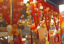टेढ़वा कुटी मंदिर में धूमधाम से मना श्रीकृष्ण जन्मोत्सव:बच्चों के सांस्कृतिक कार्यक्रमों ने मोहा मन, देर रात तक उमड़ी भीड़