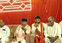 बारिश के बीच धूमधाम से मना श्रीकृष्ण जन्मोत्सव:मदनपुरा में मूसलाधार बारिश भी नहीं रोक पाई भक्तों का उत्साह, विधायक भी हुए शामिल