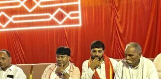 बारिश के बीच धूमधाम से मना श्रीकृष्ण जन्मोत्सव:मदनपुरा में मूसलाधार बारिश भी नहीं रोक पाई भक्तों का उत्साह, विधायक भी हुए शामिल