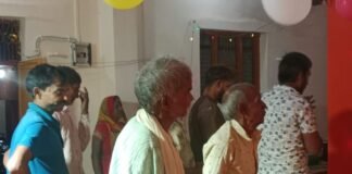 कप्तानगंज के पोखरा गांव में धूमधाम से मनी जन्माष्टमी:हनुमानगढ़ मंदिर में विशेष आयोजन, रात 12 बजे श्रीकृष्ण के जन्म पर गूंजे जयकारे