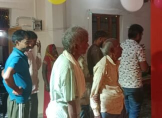 कप्तानगंज के पोखरा गांव में धूमधाम से मनी जन्माष्टमी:हनुमानगढ़ मंदिर में विशेष आयोजन, रात 12 बजे श्रीकृष्ण के जन्म पर गूंजे जयकारे