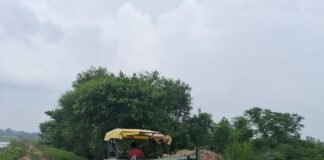 दैनिक भास्कर की खबर का असर,:राप्ती नदी बांध की मरम्मत शुरू, क्षतिग्रस्त बांध से दर्जनों गांवों में बाढ़ का खतरा था, अब मरम्मत का काम शुरू