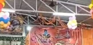 बच्चों ने कृष्ण की बाल लीलाओं पर मनमोहक झांकी पेश:बस्ती में अधिकारियों ने अनुशासन, आत्मविश्वास की सराहना की