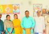 अभाविप ने शिक्षक दिवस पर शिक्षकों को सम्मानित किया:नानपारा के सरस्वती विद्या मंदिर में स्मृति चिह्न और पेन भेंटकर लिया आशीर्वाद