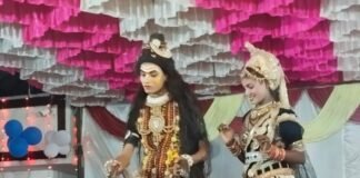 नवाबगंज थाना परिसर में धूमधाम से मनाई गई जन्माष्टमी:बाहर से आए कलाकारों ने धार्मिक कार्यक्रम प्रस्तुत किए, बड़ी संख्या में लोग पहुंचे