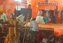 गोकुल में बजत है बधैया नंद के घर जन्मे कन्हैया…:हरदी थाने से बाजपेईपुरवा तक जन्माष्टमी की धूम, झांकियों और भजन-कीर्तन में डूबे भक्त