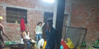 खपड़ही में श्रीकृष्ण जन्माष्टमी पर हुआ भव्य भंडारा:गांव में हुए आयोजन में बड़ी संख्या में लोग हुए शामिल