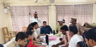 हर्रैया तहसील में डीएम-एसपी ने सुनीं फरियादें:हर्रैया में संपूर्ण समाधान दिवस पर दिए तत्काल कार्रवाई के निर्देश