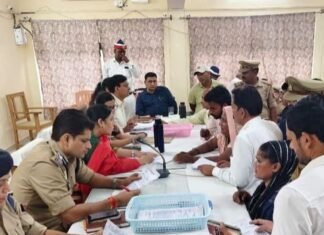 हर्रैया तहसील में डीएम-एसपी ने सुनीं फरियादें:हर्रैया में संपूर्ण समाधान दिवस पर दिए तत्काल कार्रवाई के निर्देश