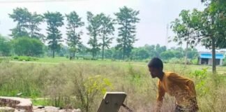 हनुमानगढ़ी मंदिर के पास इंडिया मार्का नल खराब:बहराइच के वैबाही में पानी की समस्या, बाजार आने वाले ग्रामीण और श्रद्धालु परेशान