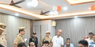 सरकारी डॉक्टर चला रहा था निजी अस्पताल, मरीज की मौत:डीएम ने लिया संज्ञान, बिना रजिस्ट्रेशन चल रहे थे पैथोलॉजी-मेडिकल स्टोर; जांच के आदेश