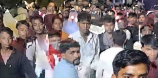 फरेंदा में जन्माष्टमी मेले में हुड़दंगियों ने मचाया उत्पात:प्रेम पोखरे पर विवाद के बाद मारपीट, पुलिस ने संभाला मोर्चा