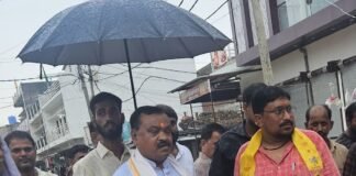 बाबा पहाड़ी दास की याद में मुख्य द्वार का शिलान्यास:विधायक राम फेरन पाण्डेय ने किया भूमि पूजन, ग्रामीणों में उत्साह