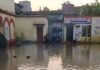 हल्की बारिश से सदर कोतवाली परिसर में भरा पानी:पंपिंग सेट लगाकर बाहर निकाला जा रहा, पुलिसकर्मी और फरियादी परेशान
