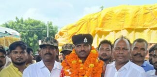 रामनगर निवासी बीएसएफ कांस्टेबल का घर लौटने पर स्वागत:छावनी तिराहे पर फूल मालाओं से हुआ, लोगों ने किया अभिनंदन
