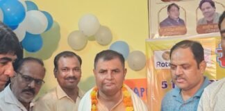 तुलसीपुर में कवि ज्ञान प्रकाश'आकुल' के नाम' कवि सम्मेलन:कई कवियों ने अपनी रचनाएं सुनाईं, बड़ी संख्या में लोग हुए शामिल