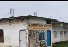जन्माष्टमी की छुट्टी में स्कूल से लैपटॉप और 15 हजार:महाराजगंज के बालिका स्कूल से लैपटॉप, एम्प्लीफायर और 15 हजार रुपये नकद ले गए चोर