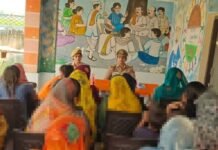सोनौली पुलिस ने भगवानपुर में बहु-बेटी सम्मेलन किया:मिशन शक्ति फेज-5.0 के तहत महिलाओं को सुरक्षा व अधिकारों के प्रति जागरूक किया