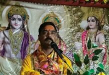 भागवत कथा में धूमधाम से मनाया श्रीकृष्ण जन्मोत्सव:बस्ती के ओझागंज में सजी झांकियां, आचार्य प्रमोद जी महाराज ने सुनाई कथा