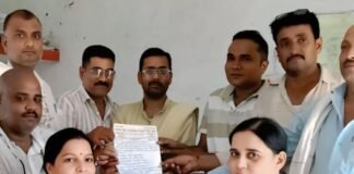 लक्ष्मीपुर में शिक्षामित्र संगठन का चुनाव, नई कार्यकारिणी बनी:केशव कुमार सिंह अध्यक्ष, शकील अहमद वरिष्ठ उपाध्यक्ष चुने गए
