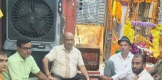 नवदुर्गा पूजा समिति ने दुर्गा पूजा के कार्यक्रम तय किए:नानपारा में हुई बैठक में कार्यकर्ता सम्मान, कन्या पूजन जैसे कार्यक्रम होंगे